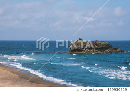 [Hakuto Coast] Coastal road and beautiful scenery of the Sea of Japan 129930329