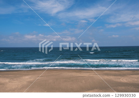 [Hakuto Coast] Coastal road and beautiful scenery of the Sea of Japan 129930330