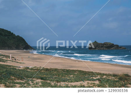 [Hakuto Coast] Coastal road and beautiful scenery of the Sea of Japan 129930336