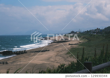 【白兔海岸】沿海公路和日本海的美景 【白兔海岸】沿海公路和日本海的美景 129930344