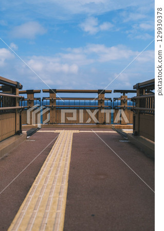 [Hakuto Coast] Coastal road and beautiful scenery of the Sea of Japan, footbridge 129930378