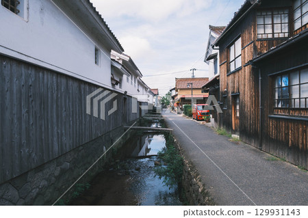 [Kurayoshi White-Walled Storehouses] A traditional Japanese landscape 129931143