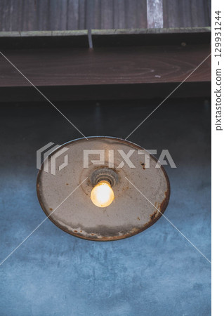 [Kurayoshi White Wall Storehouses] Retro Lamp 129931244