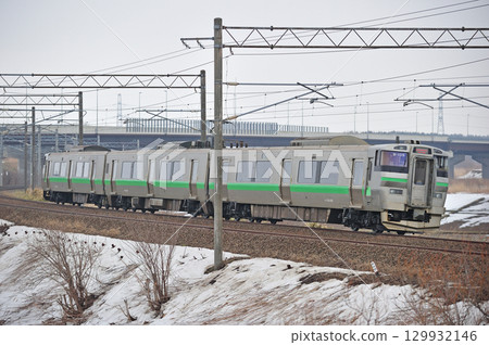函館本線 豐幌江別 JR 北海道 733 系 B-105 編組(札幌) 函館本線 豐幌江別 JR 北海道 733 系 B-105 編組(札幌) 129932146