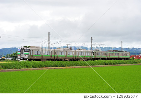 JR 北海道 733 系列 B-121 列車（札幌）位於札幌沼津線石漾當別與石漾二見之間 129932577