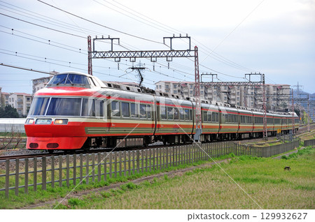 Odakyu Odawara Line Tsurumaki Onsen-Isehara Odakyu 7000 series 7004 train Hakone 129932627