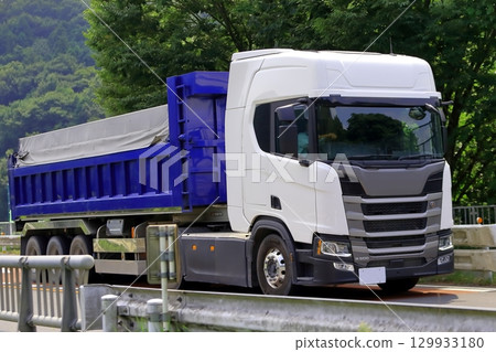 dump trailer 129933180