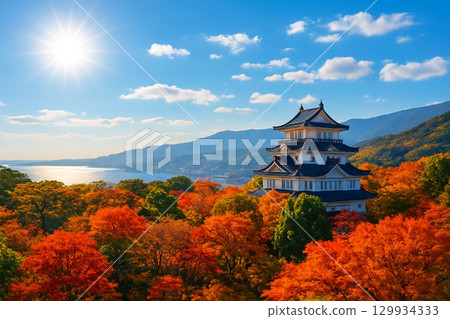 Minaka Odawara - View of Odawara Castle with autumn leaves from the rooftop 129934333