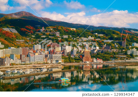 熱帶秋葉 129934347