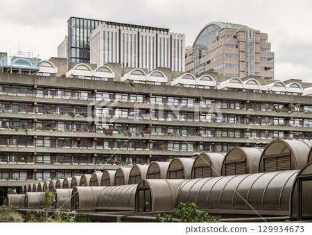 The Barbican Centre a portion of the Barbican Estate as a prime example of Brutalist architecture. 129934673