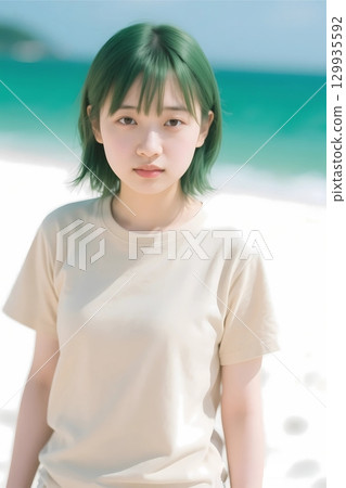 T-shirt model 129935592