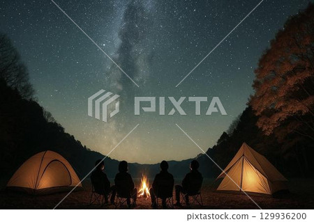 Autumn image materials: Autumn camping scenes and the appeal of the outdoor lifestyle 129936200