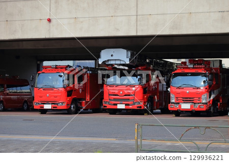 消防車 消防車 129936221