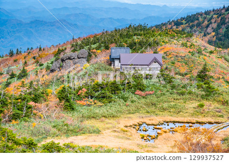 秋田：森吉山紅葉盛放 129937527