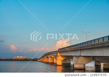 夕陽下的近江橋，滋賀縣大津市 129937570