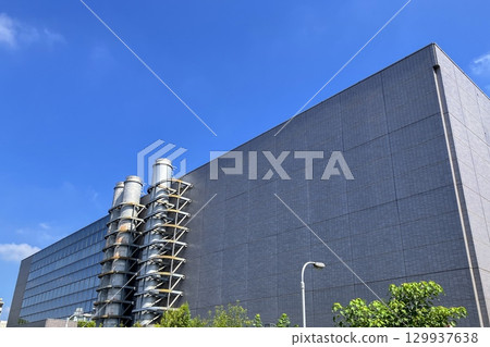 The exterior of the data center that supports the Internet 129937638