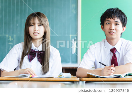 High school students taking classes in the classroom 129937846