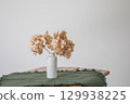 interior and dried flowers 129938225