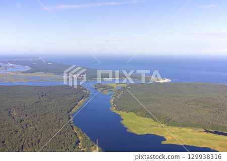 歐洲拉脫維亞裡加灣的鳥瞰圖 129938316