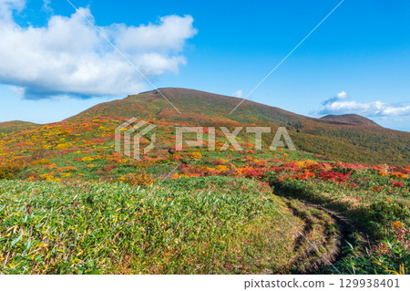 秋季攀登栗駒山（栗駒山～前岳：栗駒山眺望處） 129938401