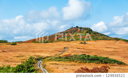 秋季攀登栗駒山（栗駒山～益嶽山：白金濕原） 129938521