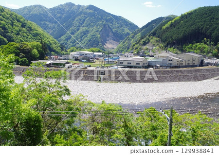 太田川沿岸的清新綠色風景 129938841