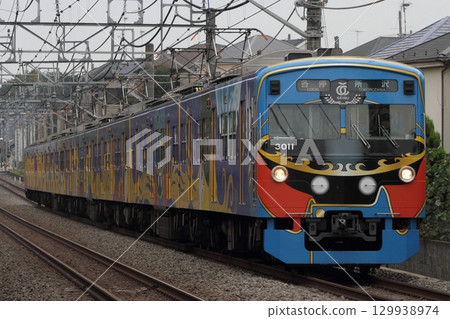 池袋線西武3000系列3011F列車，裝飾有銀河鐵道999 129938974