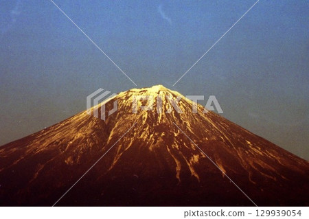 月光下的富士山 129939054