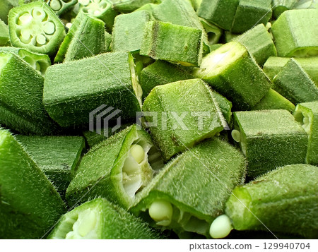 Chopped Fresh Okra in Steel plate 129940704
