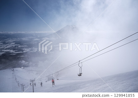 新雪谷東急大比羅夫國王纜車 4 號和羊蹄山 新雪谷東急大比羅夫國王纜車 4 號和羊蹄山 129941855