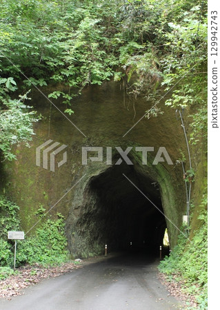 Odd shaped tunnel 129942743