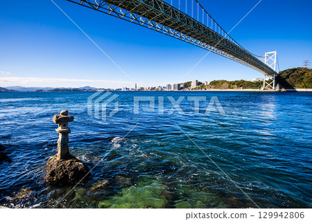 Mekari Shrine and Kanmon Bridge [Kitakyushu City, Fukuoka Prefecture] 129942806
