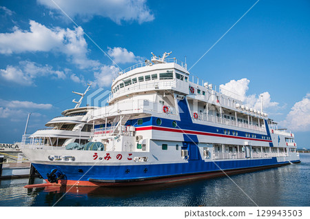 學習船海之子停泊在琵琶湖大津港 學習船海之子停泊在琵琶湖大津港 129943503