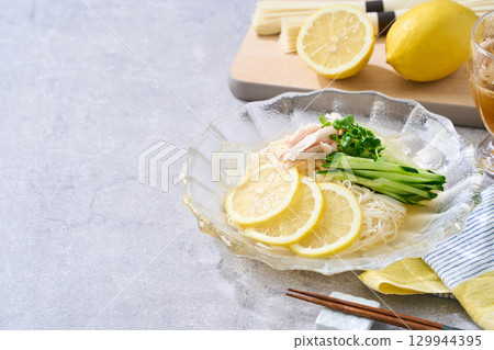 檸檬素麵｜清爽的夏季麵條搭配冷高湯 129944395