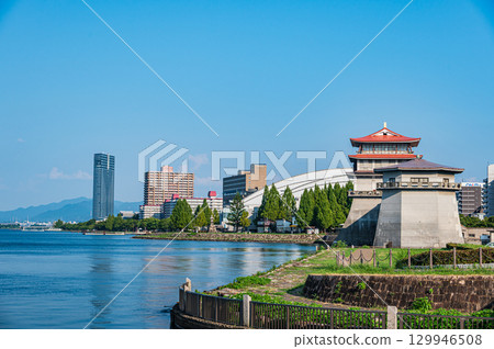 滋賀縣立琵琶湖文化中心，位於滋賀縣大津市琵琶湖畔 129946508