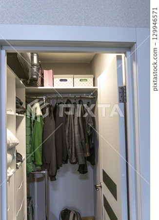 Shot of the small closet room 129946571