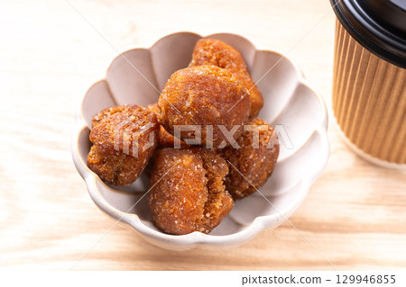 甜甜圈球 129946855