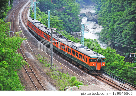 Joetsu Line, Kamimaki-Minakami, JR East, 115 series, T1022 formation (Takasaki) 129946865