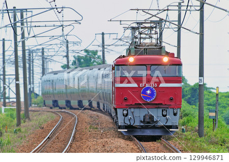 信越本線、押切見附、JR東日本、EF81-133(田端)+ E26系列(奧)、仙后座 信越本線、押切見附、JR東日本、EF81-133(田端)+ E26系列(奧)、仙后座 129946871