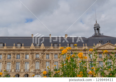 the city of Bordeaux at the garonne river in france the city of Bordeaux at the garonne river in france 129949411