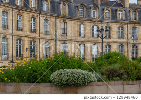 the city of Bordeaux at the garonne river in france the city of Bordeaux at the garonne river in france 129949460