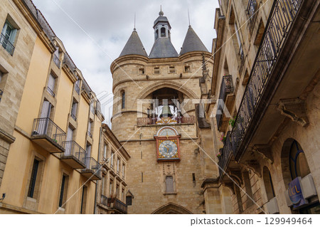 the city of Bordeaux at the garonne river in france the city of Bordeaux at the garonne river in france 129949464