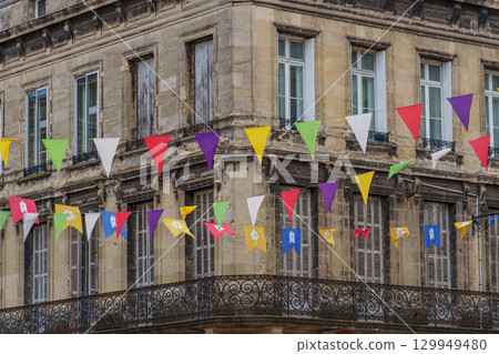 the city of Bordeaux at the garonne river in france the city of Bordeaux at the garonne river in france 129949480