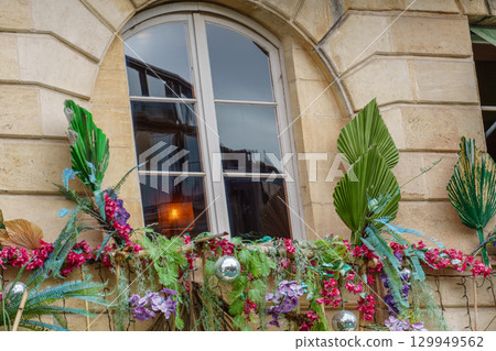 the city of Bordeaux at the garonne river in france the city of Bordeaux at the garonne river in france 129949562