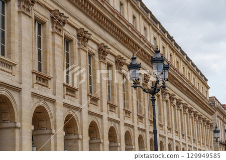 the city of Bordeaux at the garonne river in france the city of Bordeaux at the garonne river in france 129949585