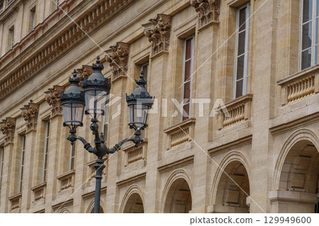 the city of Bordeaux at the garonne river in france the city of Bordeaux at the garonne river in france 129949600