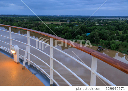 the city of Bordeaux at the garonne river in france the city of Bordeaux at the garonne river in france 129949671