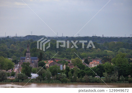 the city of Bordeaux at the garonne river in france the city of Bordeaux at the garonne river in france 129949672