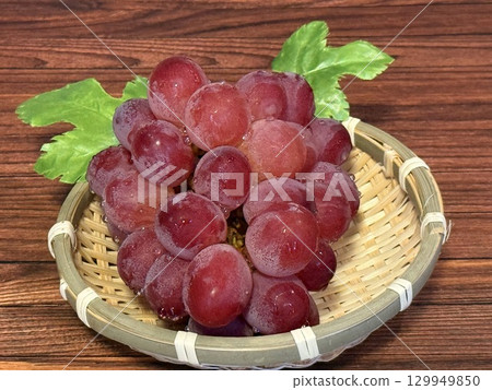 Red Shine Muscat 129949850