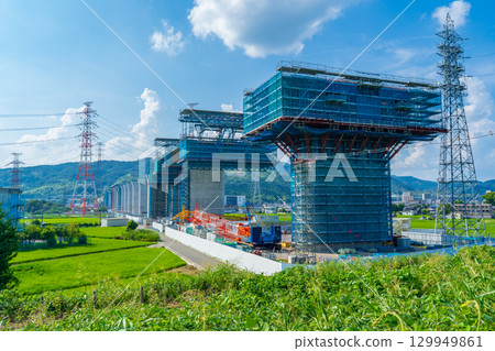 Construction site of the Shin-Meishin Expressway in Takatsuki City, Osaka Prefecture Construction site of the Shin-Meishin Expressway in Takatsuki City, Osaka Prefecture 129949861